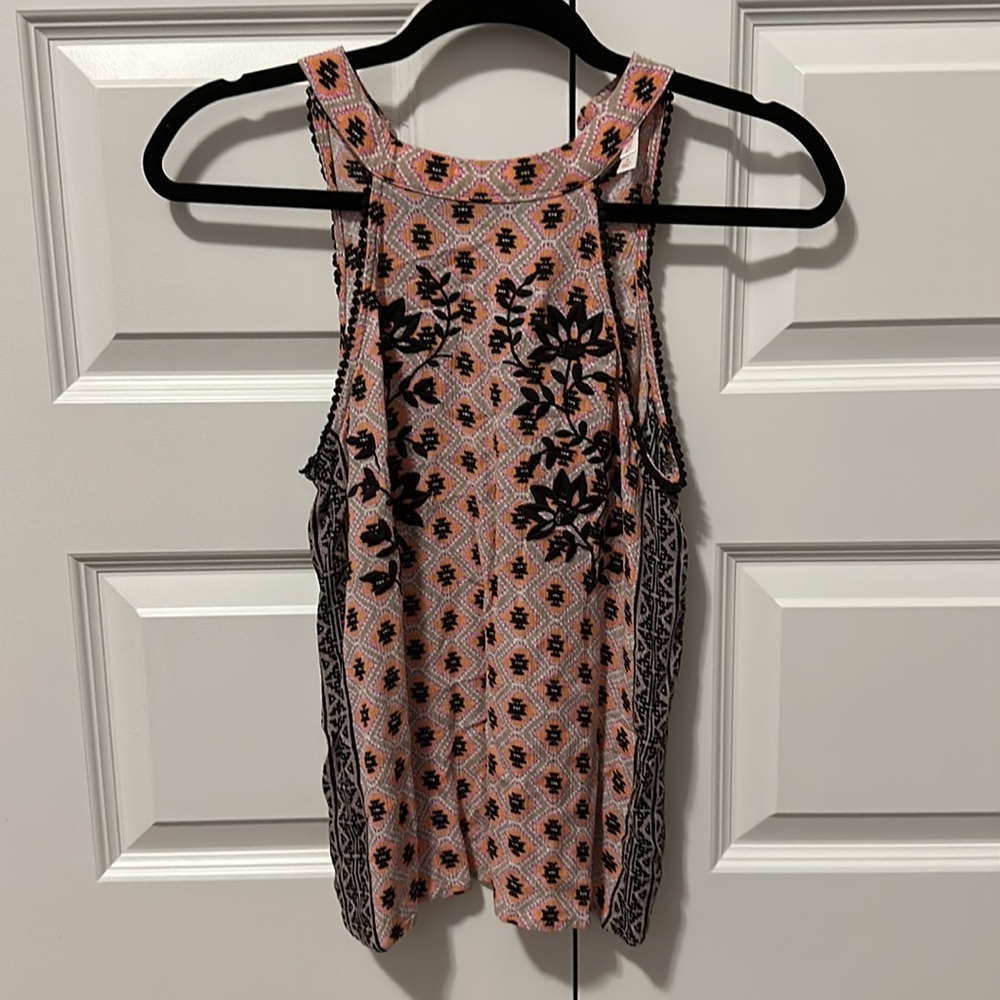 Patterned target top - Picture 2 of 6